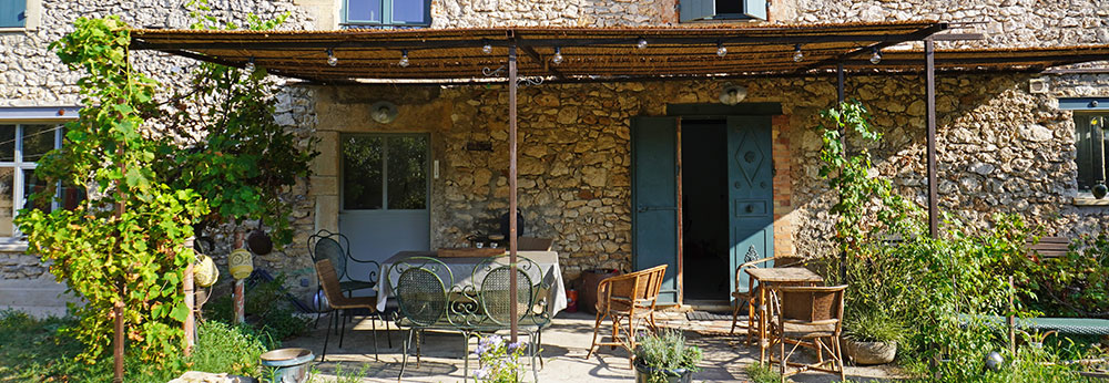 contact maison en pierres dans le Gard