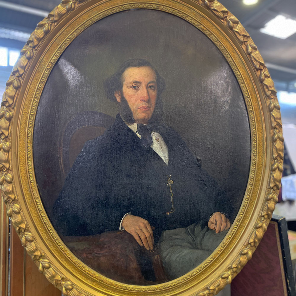 Tableau portrait d'un notable, cadre vintage au déballage marchand de Montpellier réservé aux antiquaires et brocanteurs 
