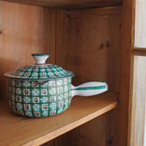 Caquelon avec couvercle en céramique émaillée signé Robert Picault, design vintage des années 50 60 Vallauris , décor géométrique fait main vert et brun typique du céramiste ami de Picasso